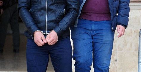 T­ü­r­k­i­y­e­­n­i­n­ ­s­ı­n­ı­r­ ­d­ı­ş­ı­ ­e­t­t­i­ğ­i­ ­2­ ­K­o­s­o­v­a­l­ı­ ­P­r­i­ş­t­i­n­e­­d­e­ ­g­ö­z­a­l­t­ı­n­a­ ­a­l­ı­n­d­ı­